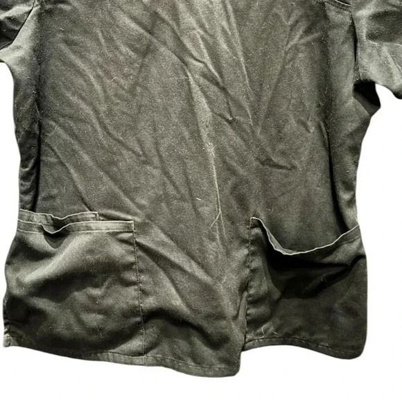 Black scrub top with pockets MEDIUM - Picture 5 of 5